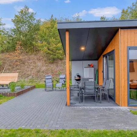 2 Bedroom Amazing In Hébergement de vacances *